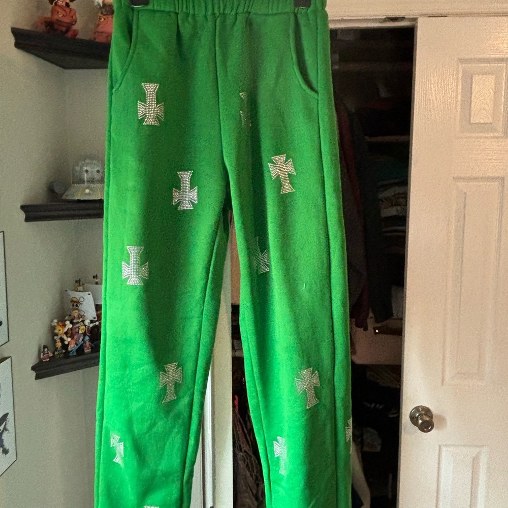 Green Cross Sweat Set - Picture 2 of 2